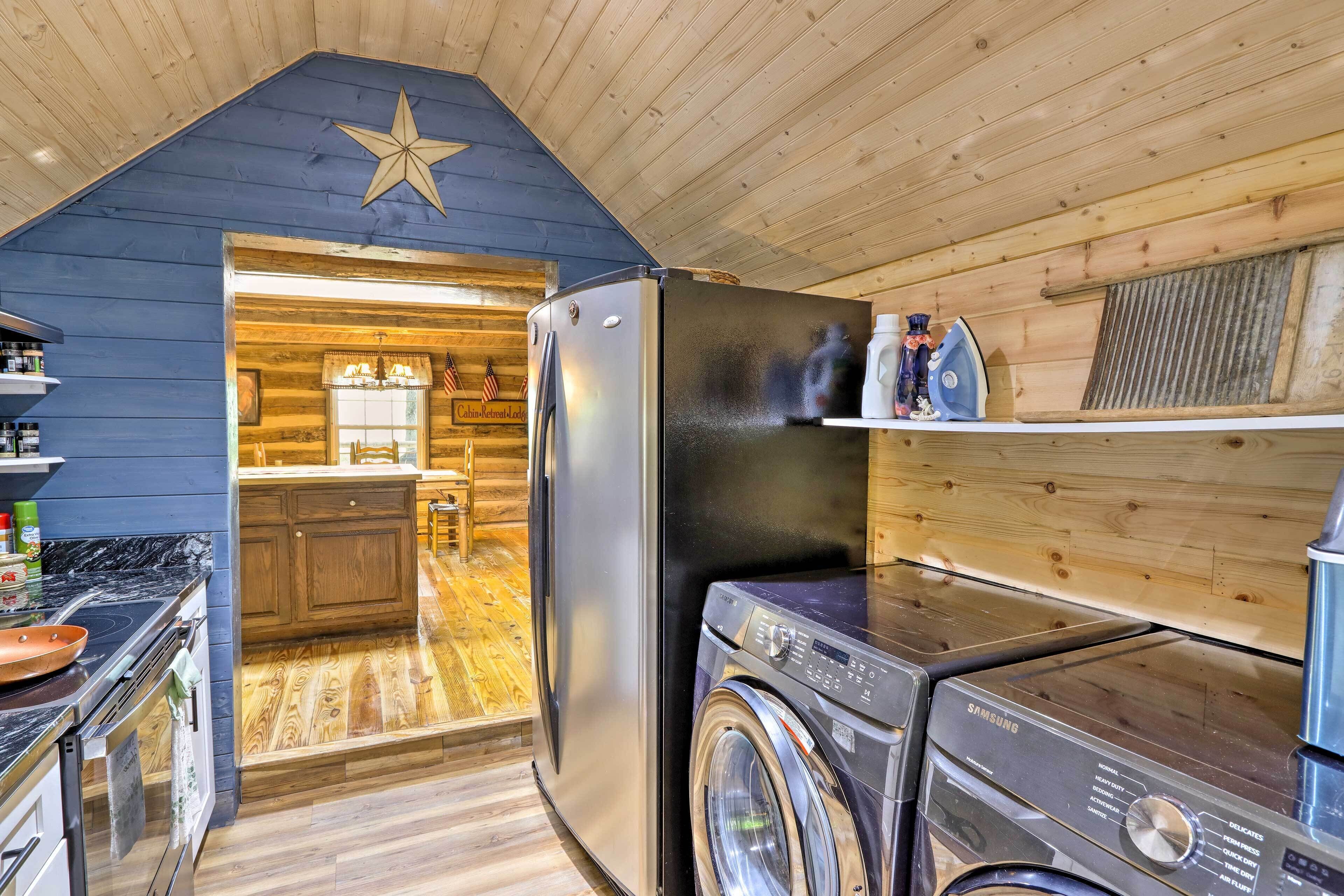 Lakeside Topton Cabin w/ Hot Tub & Game Room!