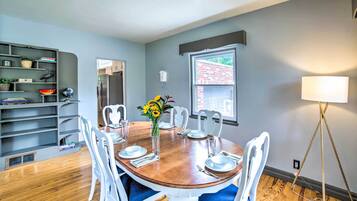 House (4 Bedrooms) | Interior