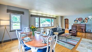 House (4 Bedrooms) | Interior