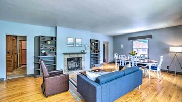 House (4 Bedrooms) | Interior