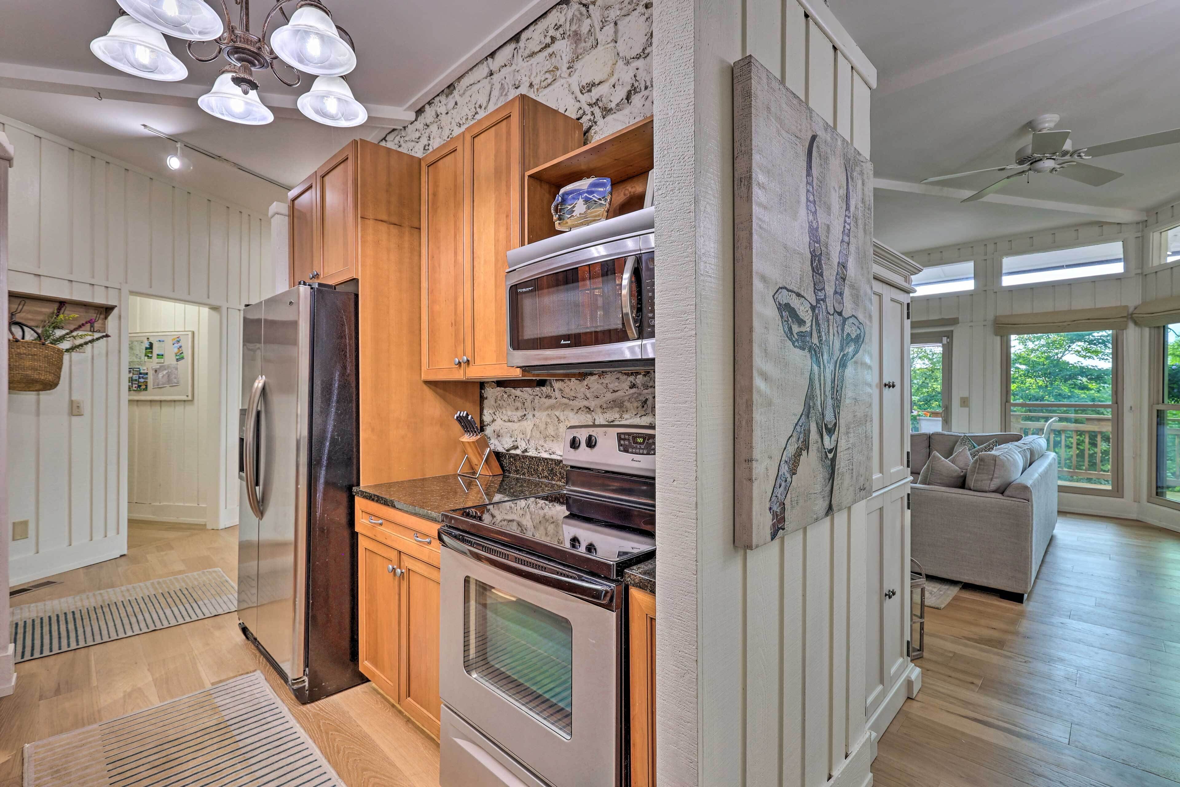 Luxury Sugar Mountain Hideaway: Deck & Mtn Views