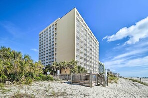 Interior - 4 Mi to Broadway at the Beach: Oceanfront Getaway (Myrtle Beach)