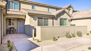 Apartment (3 Bedrooms) | Front of property