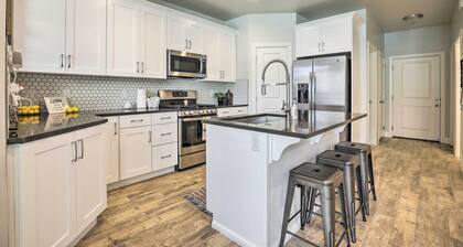 St George Area Townhome w/ Patio + Pool Access