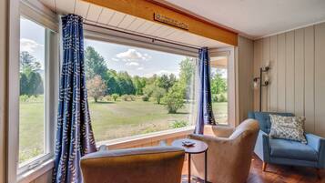 ุงูู
ูุดุฃุฉ ู
ู ุงูุฏุงุฎู