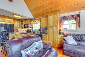 House (2 Bedrooms) | Interior - Peaceful Cabin Retreat - 9 Mi to Murphy! (Murphy)
