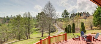 Peaceful Cabin Retreat - 9 Mi to Murphy!