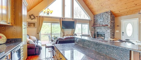 House (2 Bedrooms) | Interior