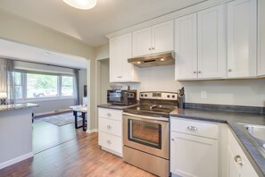 House (4 Bedrooms) | Interior