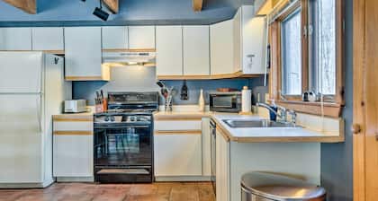 Cozy Conway Area Home ~ 4 Mi to Cranmore Mountain!