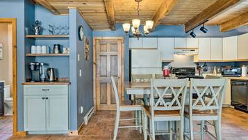 Apartment (2 Bedrooms) | Bahagian dalam