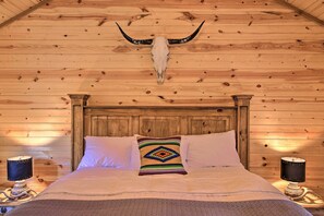 Interior - Rustic-chic Country Cabin - 10 Mi to Main Street! (Fredericksburg)