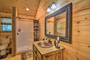 House (0 Bedroom) | Bathroom | Shower, free toiletries