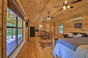 House (0 Bedroom) | 1 bedroom, iron/ironing board, bed sheets