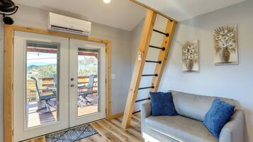 Apartment (0 Bedroom) | Interior