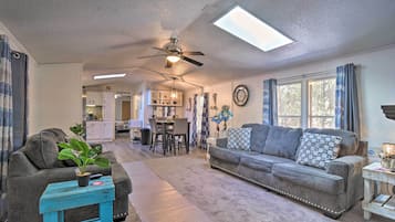 ุงูู
ูุดุฃุฉ ู
ู ุงูุฏุงุฎู