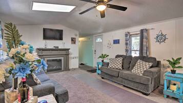 House (3 Bedrooms) | Front of property