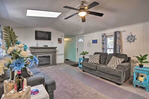 House (3 Bedrooms) | Front of property