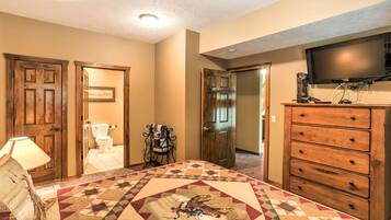 House (5 Bedrooms) | Interior