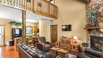 House (5 Bedrooms) | Interior