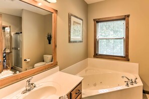 House (5 Bedrooms) | Interior - Branson Home w/ Game Room, Near Silver Dollar City (Branson)