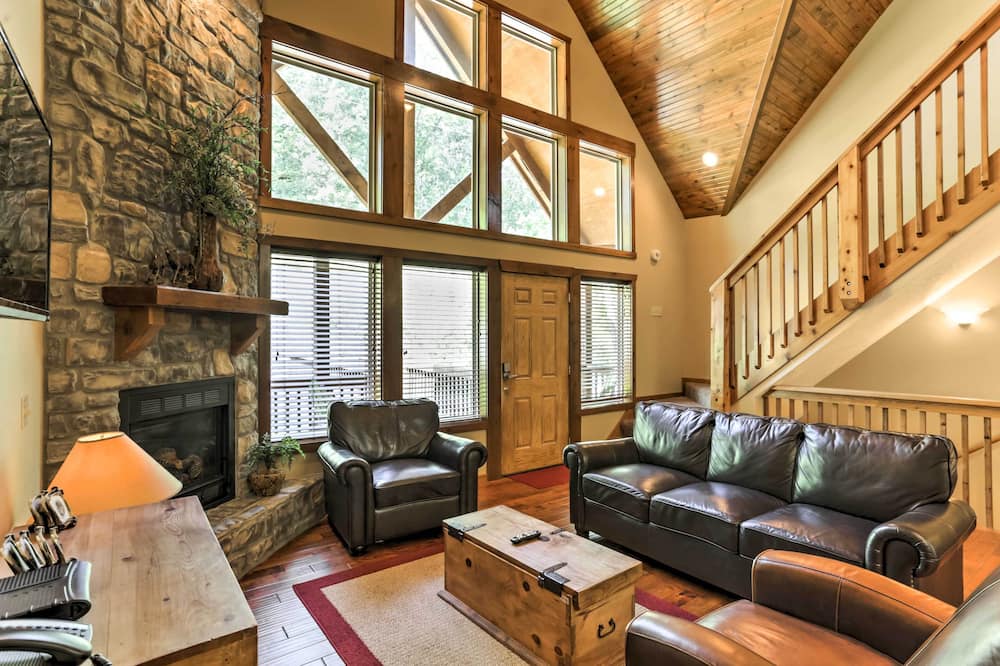 Branson Home w/ Game Room, Near Silver Dollar City