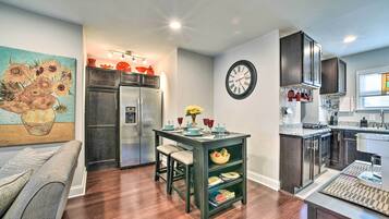 House (2 Bedrooms) | Interior