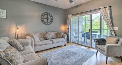 Jacuzzi Tub: Branson Retreat ~ 4 Mi to Strip