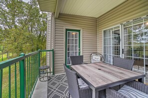 Apartment (2 Bedrooms) | Interior - Jacuzzi Tub: Branson Retreat ~ 4 Mi to Strip (Branson)