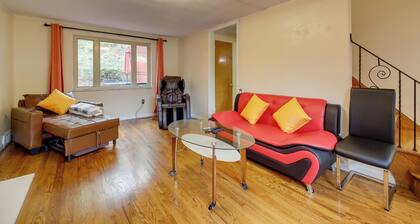 Cute Home w/ Patio ~ 7 Mi to Dtwn Pittsburgh