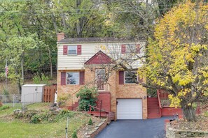 House (3 Bedrooms) | Interior - Cute Home w/ Patio ~ 7 Mi to Dtwn Pittsburgh (Pittsburgh)