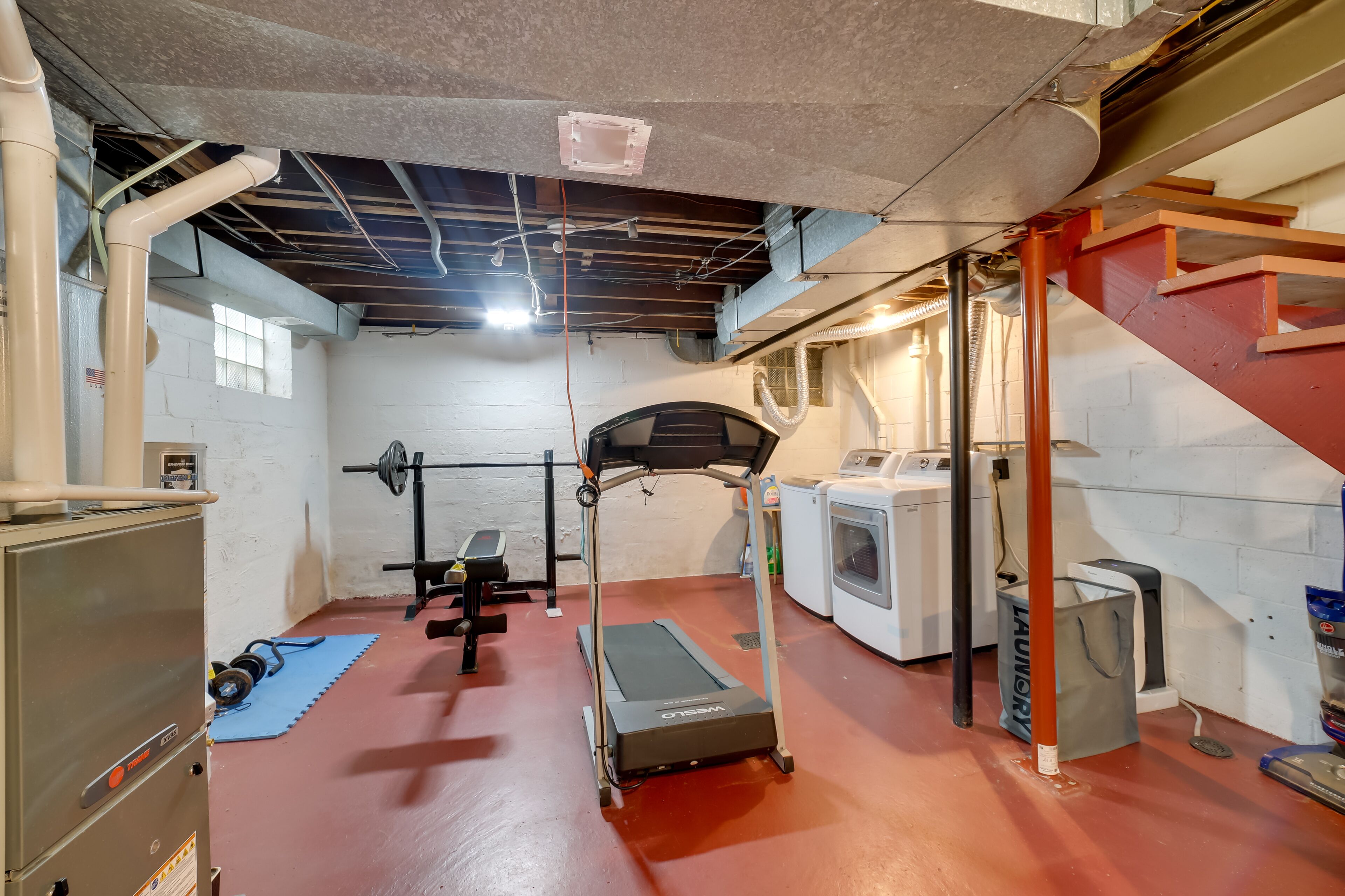 Cute Home w/ Patio ~ 7 Mi to Dtwn Pittsburgh