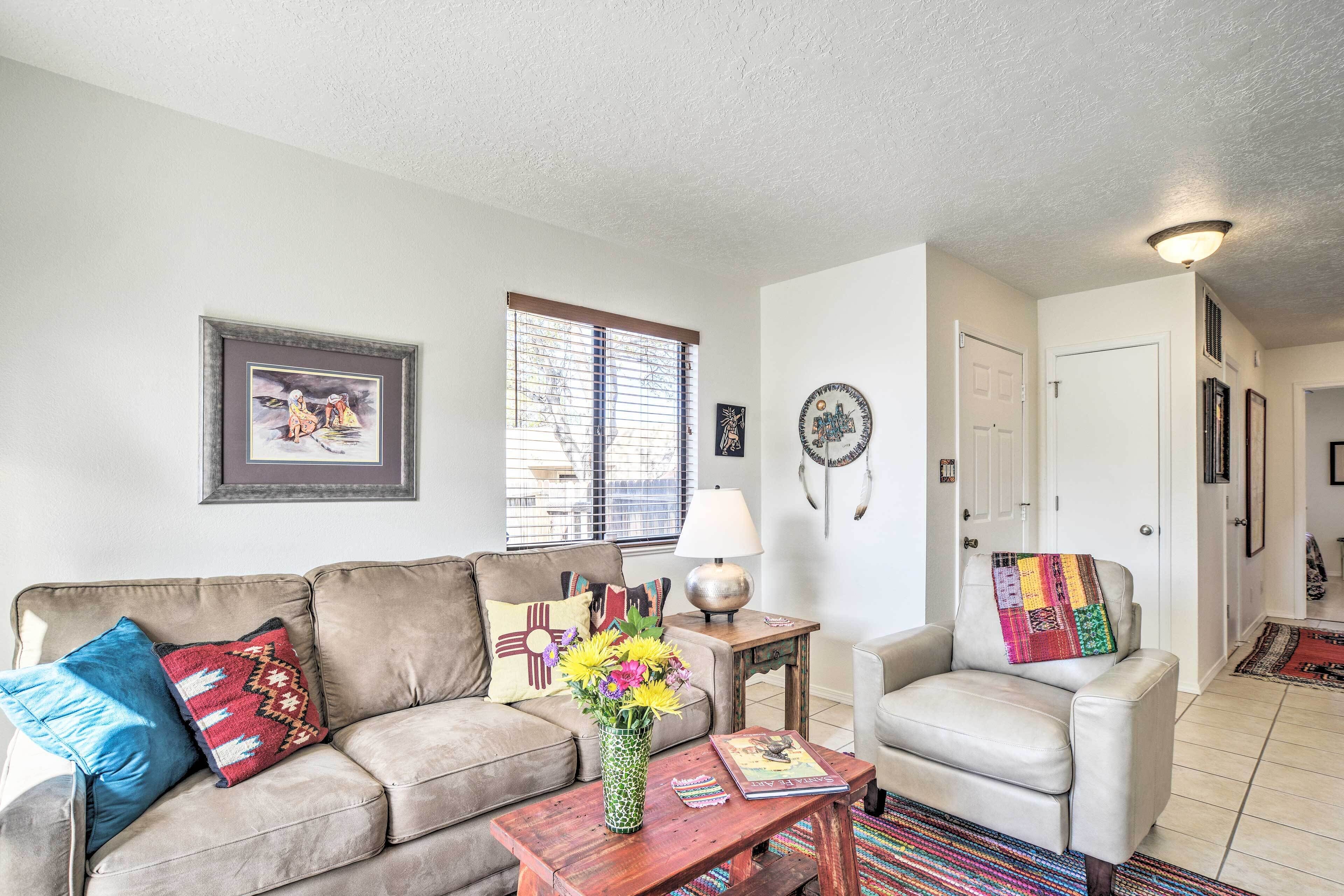 Albuquerque Townhome w/ Patio & Mountain Views!