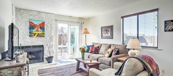 Mountain-view Albuquerque Townhome w/ Patio!