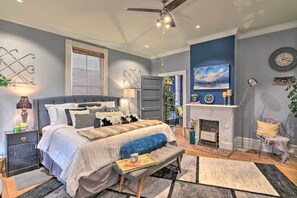 4 habitaciones y espacio para trabajar con laptop 