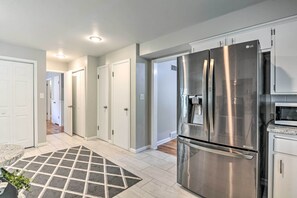 Microwave, oven, stovetop, dishwasher - Charming Springfield Home w/ Private Backyard (Springfield)