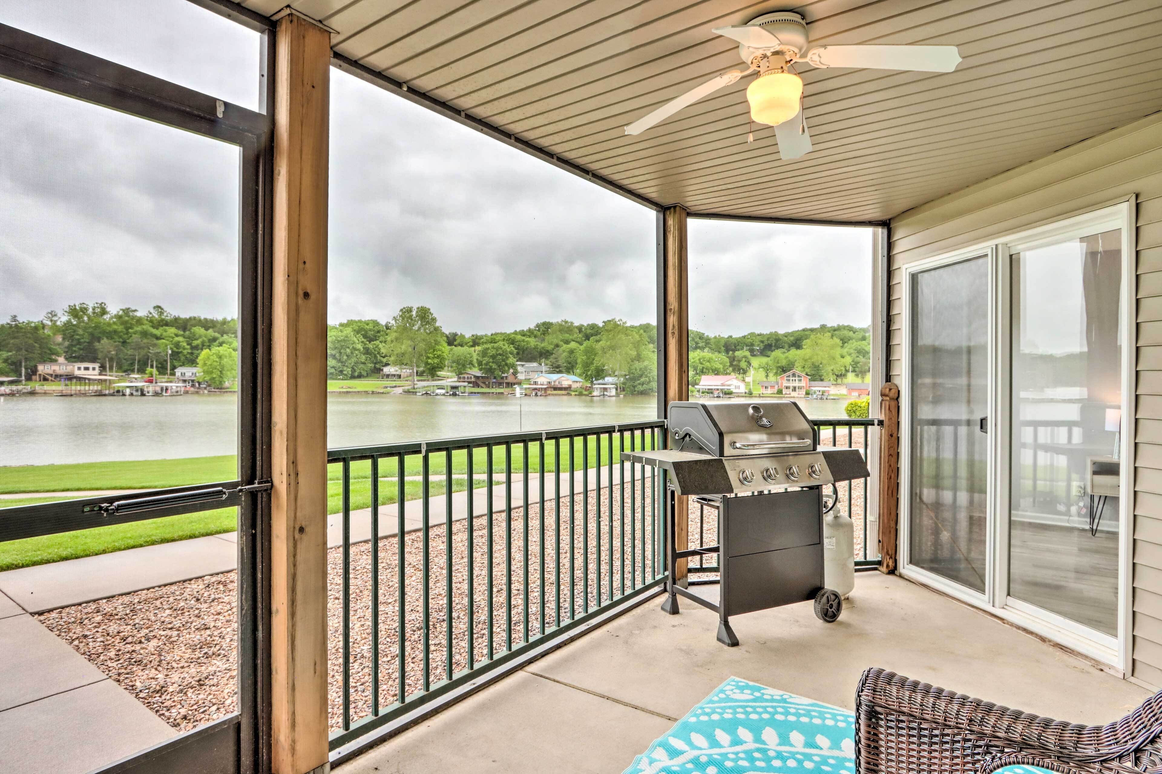 Camdenton Condo w/ Pool Access & Lake Views!