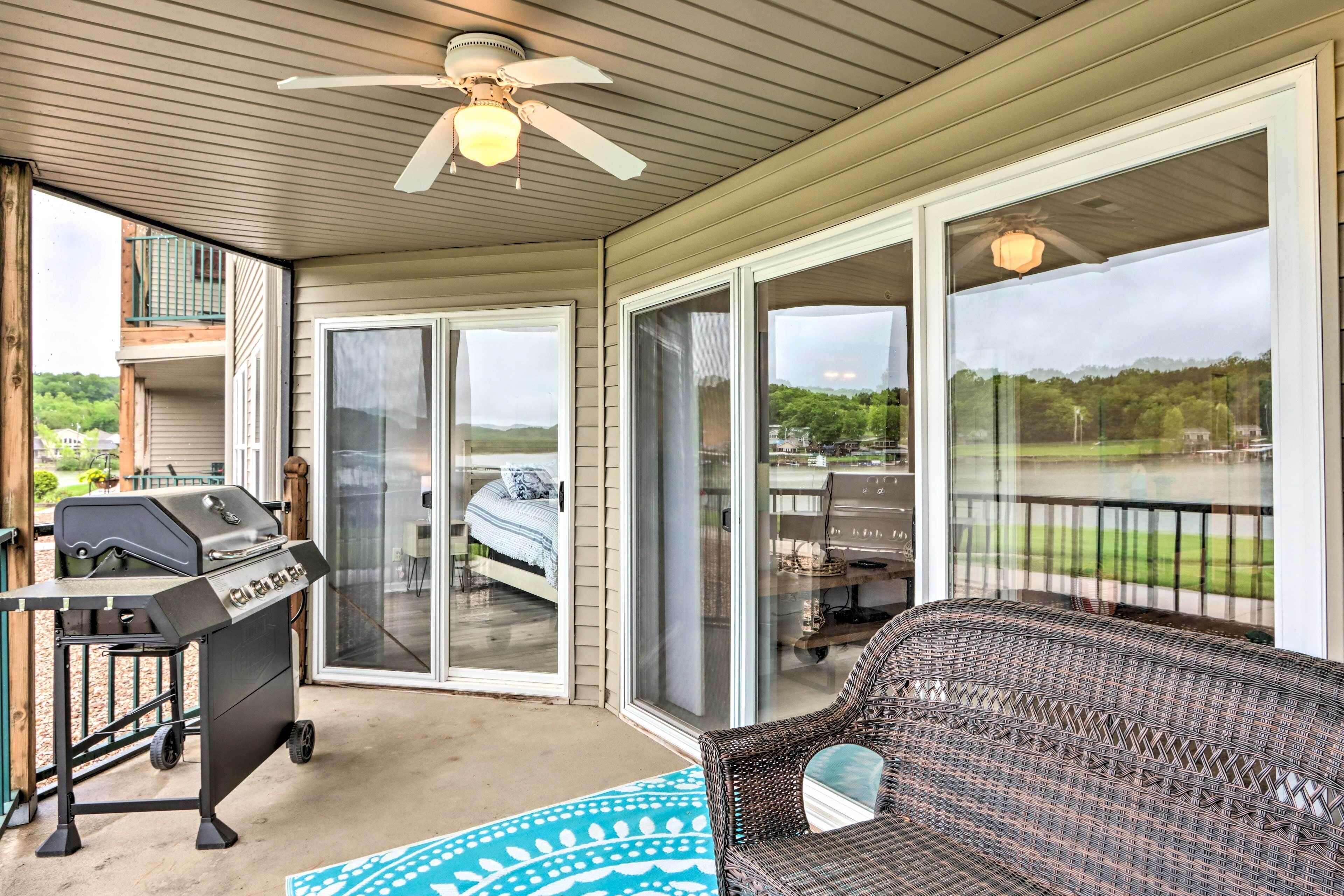Camdenton Condo w/ Pool Access & Lake Views!