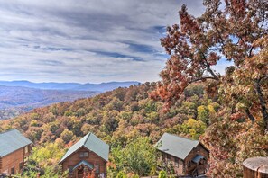 Interior - Pigeon Forge Mountain Cabin: Hot Tub & Resort Pool (Sevierville)