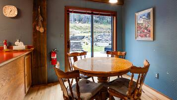 Rumah (4 Bedrooms) | Interior