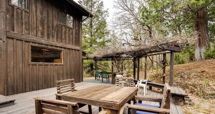 Peaceful Applegate River Valley Sanctuary!