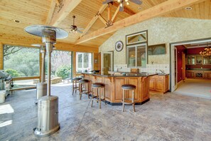 Lò vi sóng, lò nướng, bếp nấu, máy rửa bát 