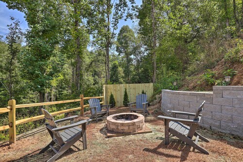 Pet-friendly Asheville Retreat w/ Hot Tub