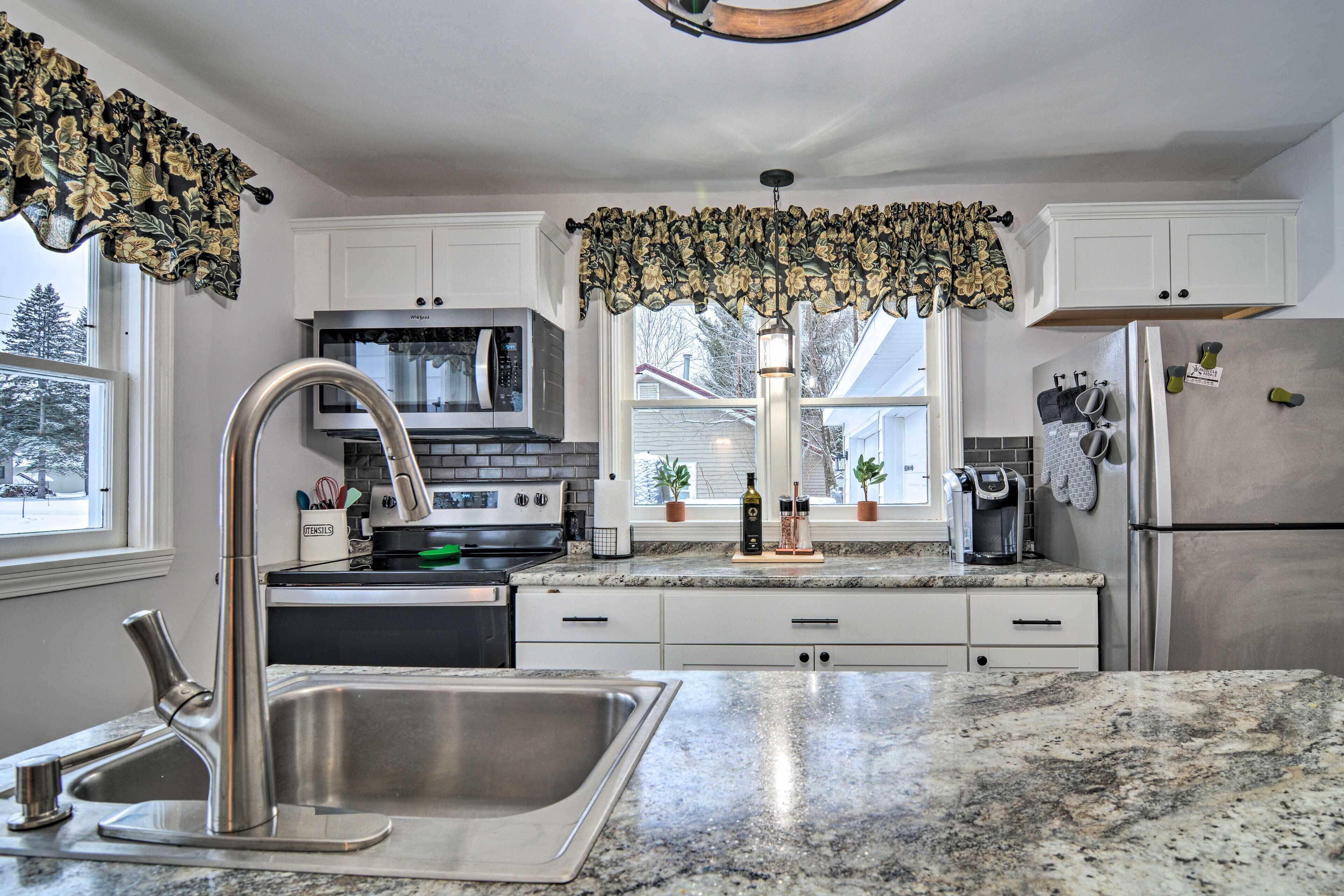 Bellaire Home w/ Yard ~ 4 Miles to Torch Lake