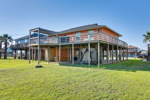 House (3 Bedrooms) | Interior - Walk to Shore & Restaurants: Surfside Beach Home! (Freeport)