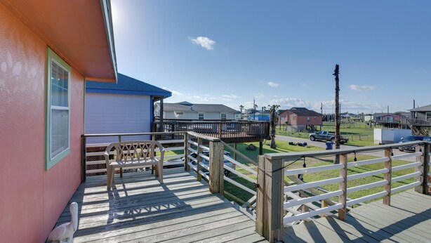 House (3 Bedrooms) | Interior - Walk to Shore & Restaurants: Surfside Beach Home! (Freeport)