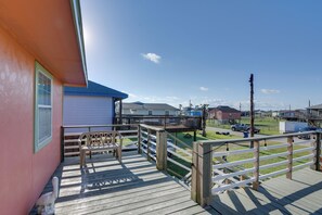 House (3 Bedrooms) | Interior - Walk to Shore & Restaurants: Surfside Beach Home! (Freeport)