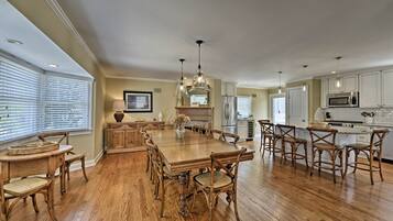 House (4 Bedrooms) | Interior