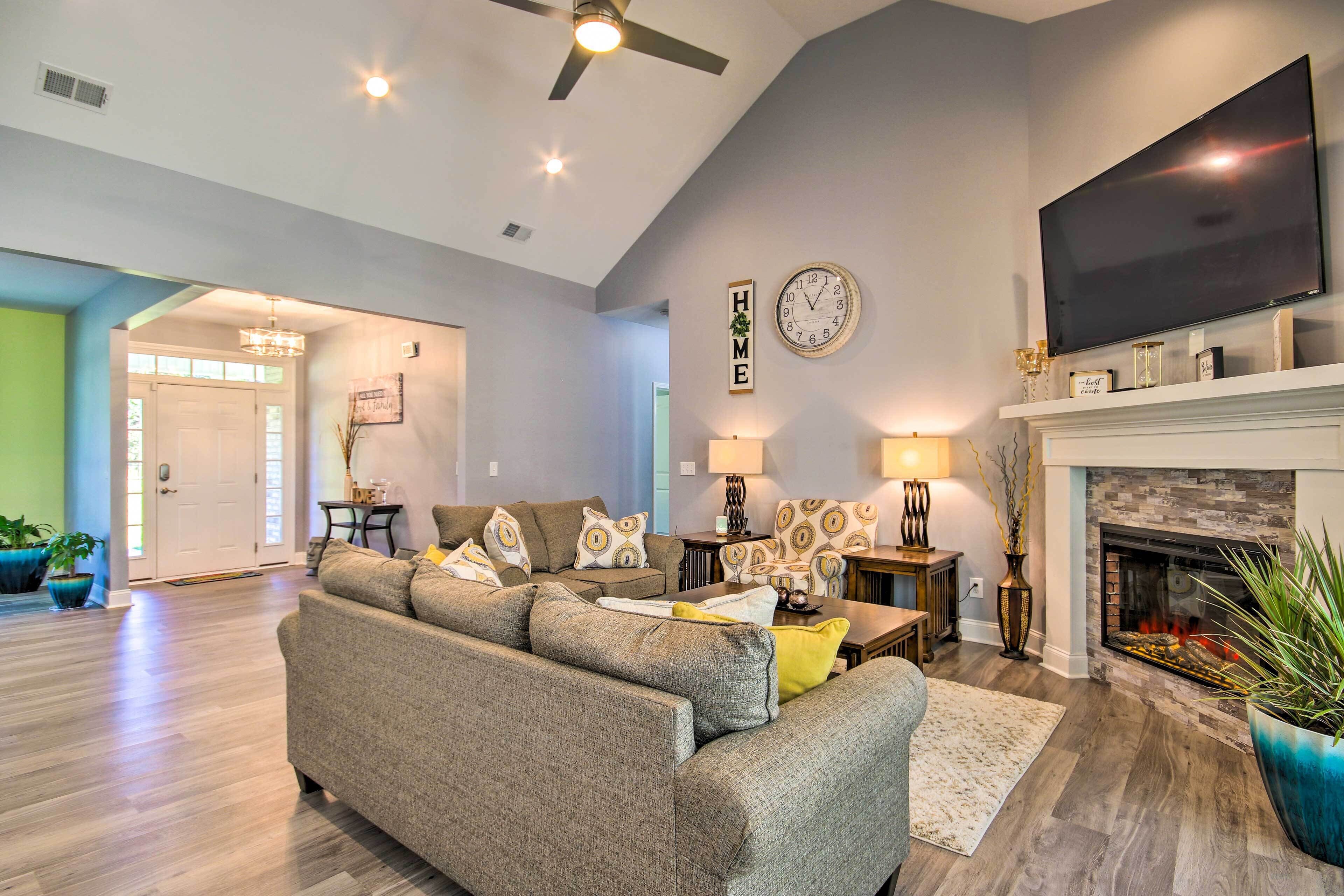 Bright Hopkins Home w/ Game Room & Fire Pit!