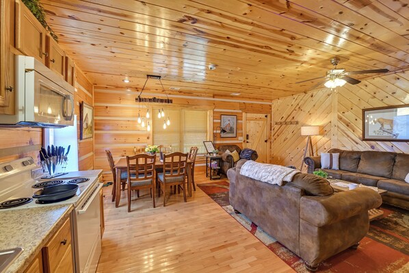House (3 Bedrooms) | Interior